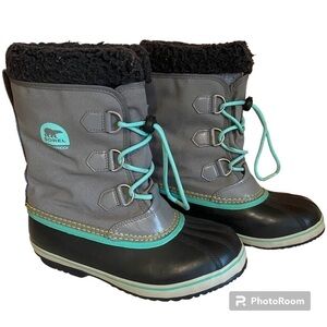 Sorel Yoot Winter Boots Women’s and Youth Size 6